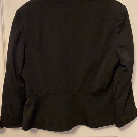 Cute black blazer with 3/4 sleeves - Picture 2 of 3
